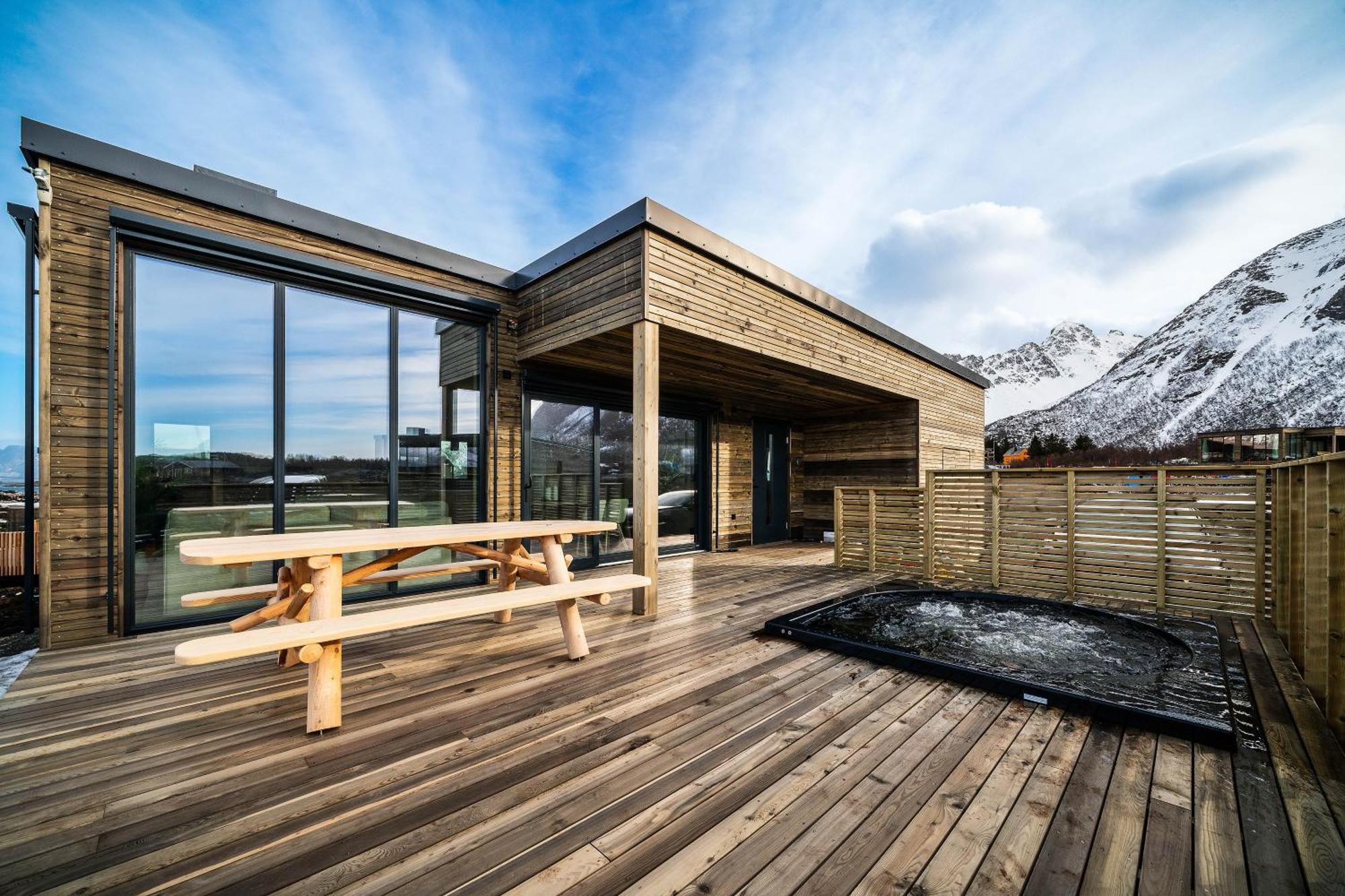Nydelig Hytte I Unike Lofoten I Naerheten Av Henningsvaer! Lyngvaeret Bagian luar foto